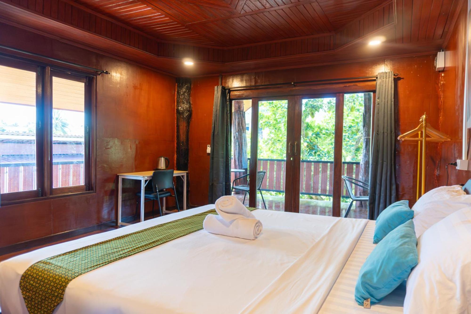 Chill Out Resort Koh Lanta Exterior photo