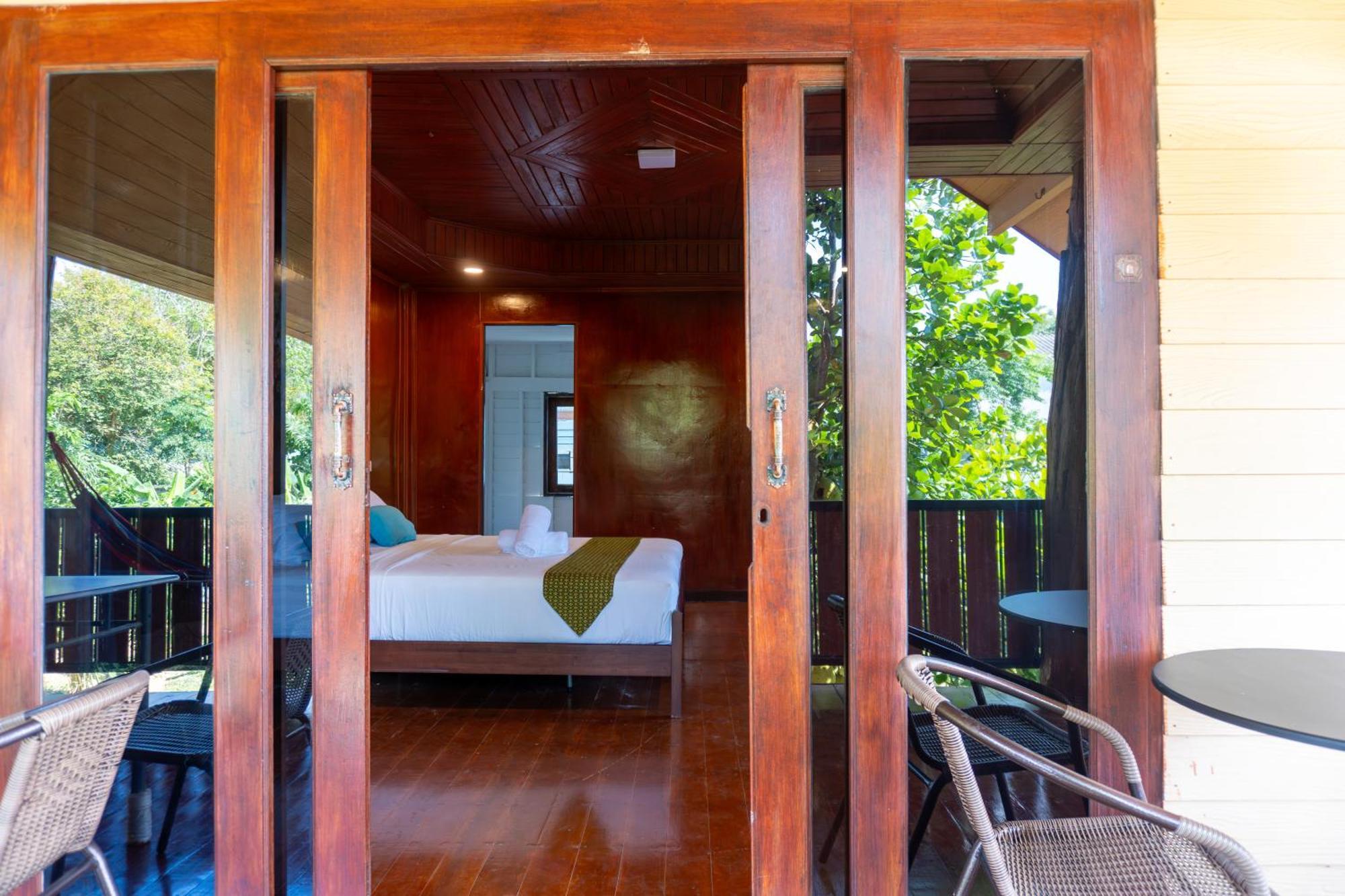 Chill Out Resort Koh Lanta Exterior photo